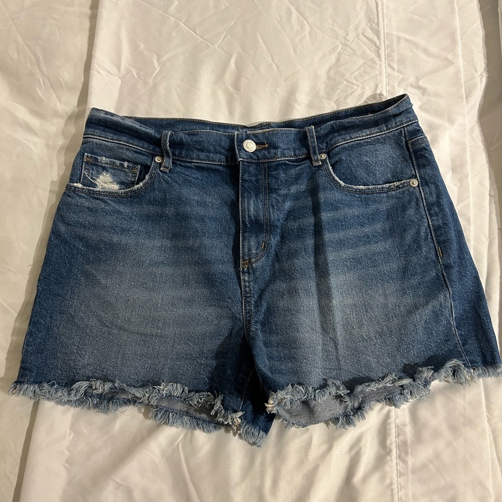 Loft women’s size 28/6 jean shorts. - Picture 1 of 4